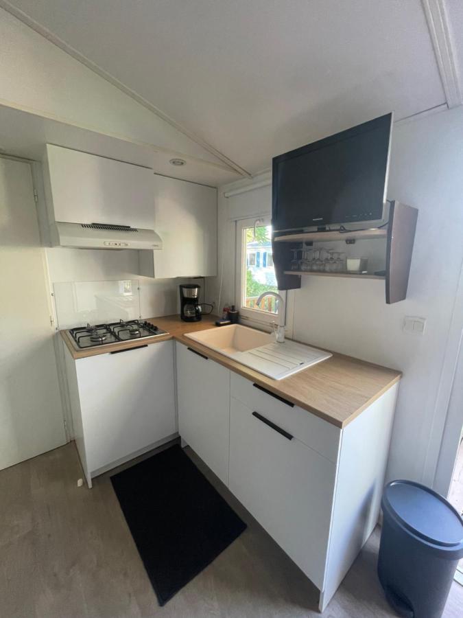 Mobil-Home Au Pied Du Luberon 라 로크 당 테롱 외부 사진
