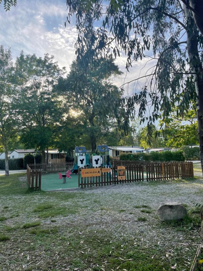 Mobil-Home Au Pied Du Luberon 라 로크 당 테롱 외부 사진